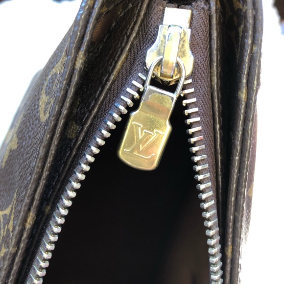 Louis Vuitton Handbag - Picture 4 of 5